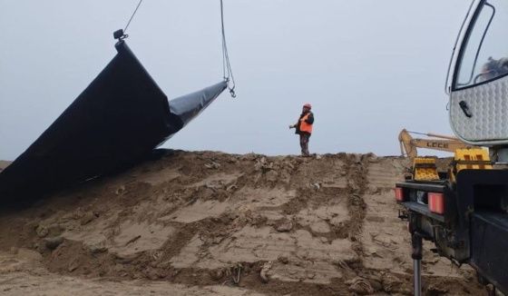 На семикаракорском полигоне загрязненный мазутом песок изолировали