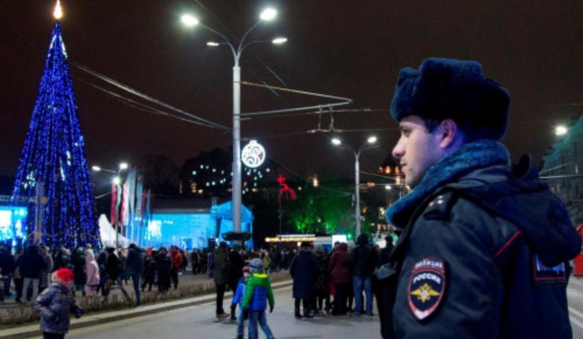 В новогодние праздники на улицах Ростова за порядком будут следить несколько тысяч полицейских 