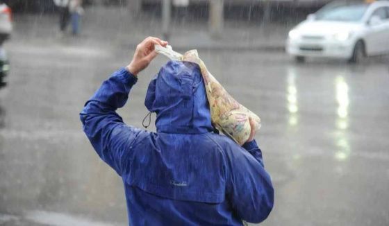 Штормовое предупреждение объявлено в Ростовской области