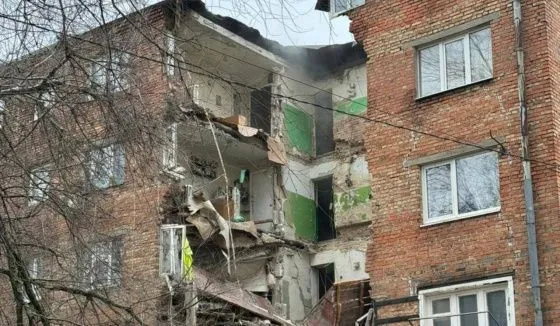 В Ростове рухнул весь подъезд дома после частичного обрушения