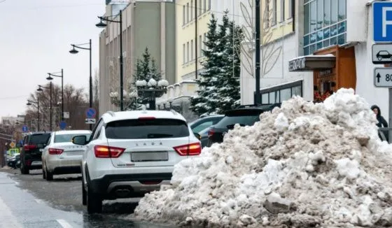 Жители Ростова дали оценку чиновникам за уборку снега